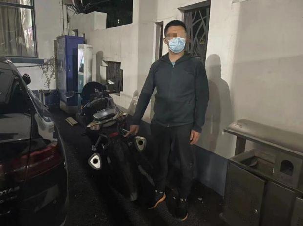 女卖婬一级A片浜引发热议，警方严厉打击违法行为，网络平台加强内容监管