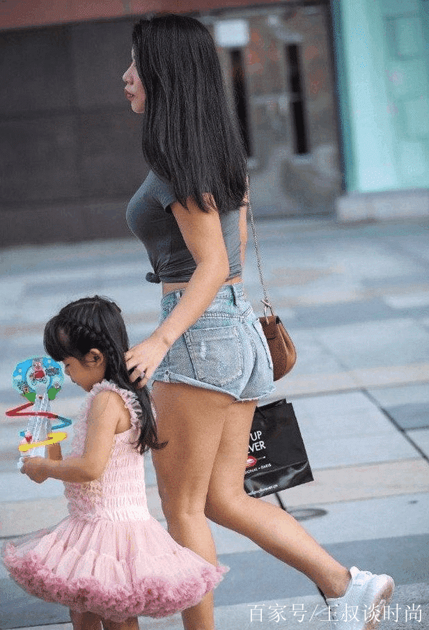欧美熟妇MILFmatureMoms毛片火热上线，性感辣妈激情演绎，经典剧情不容错过