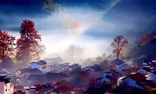 秋霞二区秋色如画金风送爽丰收季节喜悦满溢