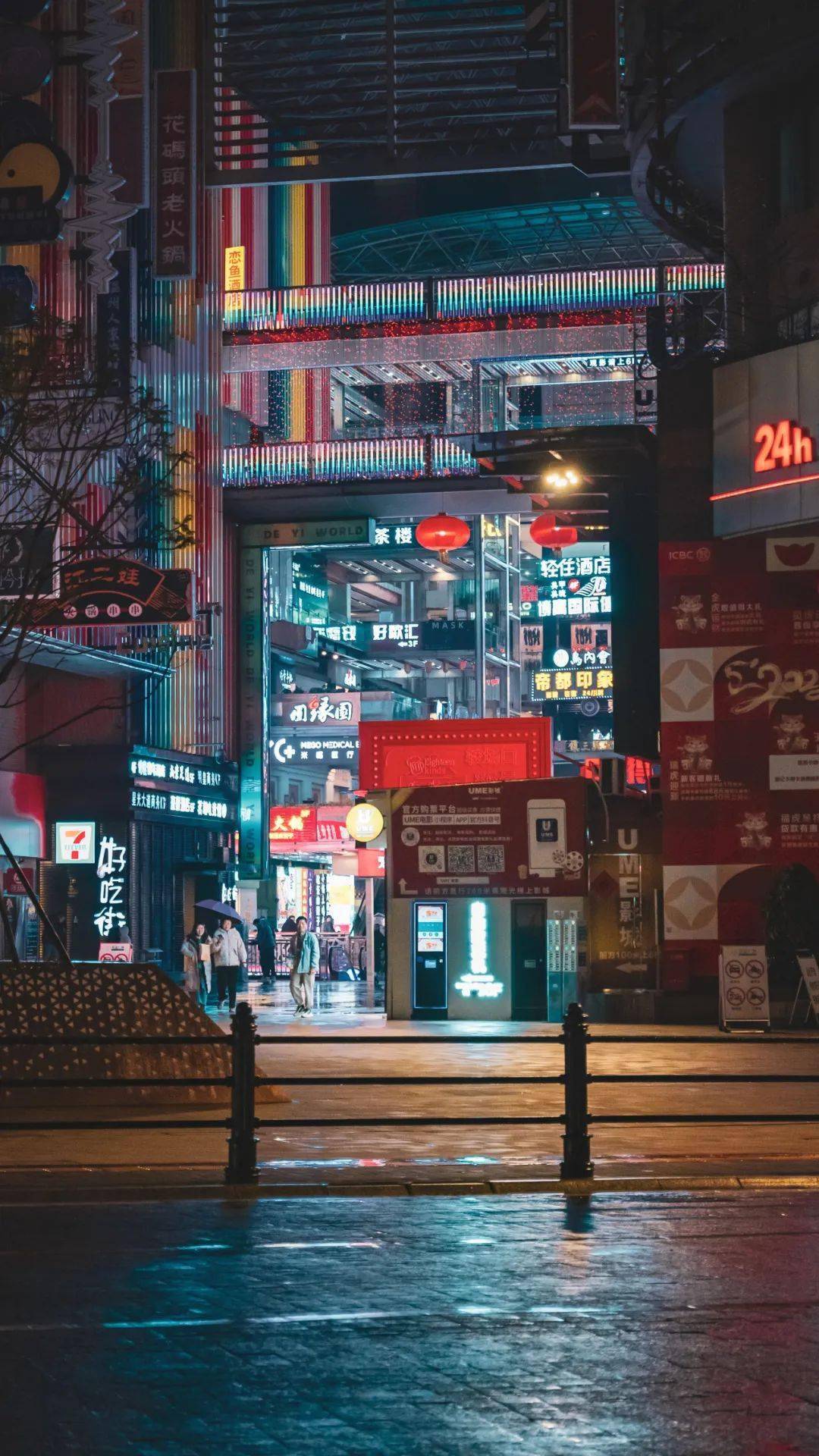 亚洲午夜精华探寻都市夜色魅力，沉醉繁华街景，感受独特文化氛围