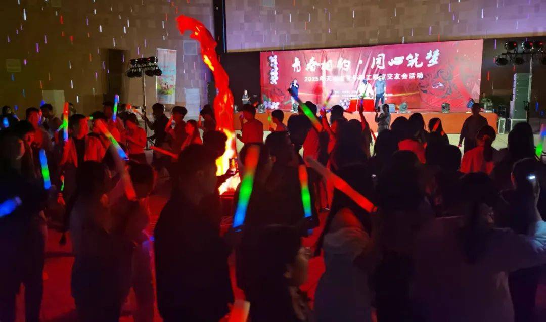 2.AV狠狠来袭，挑战极限，点燃激情，颠覆想象