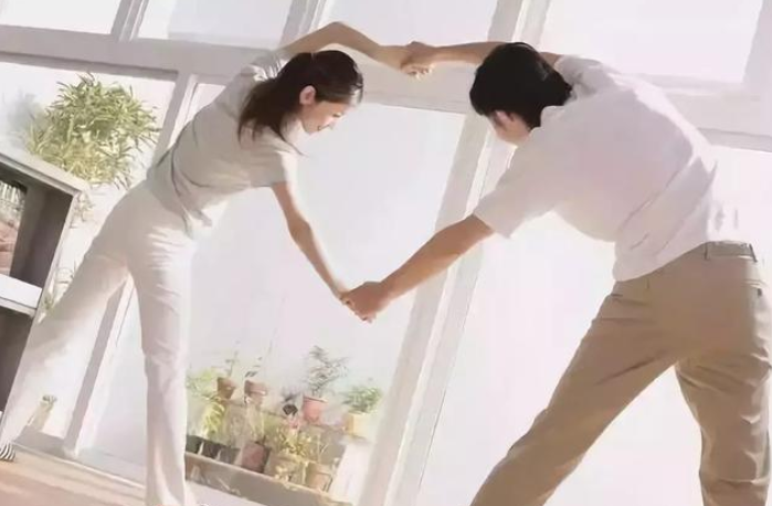 2.夫妻性XX浜，情感升温，换新方式，快乐加倍