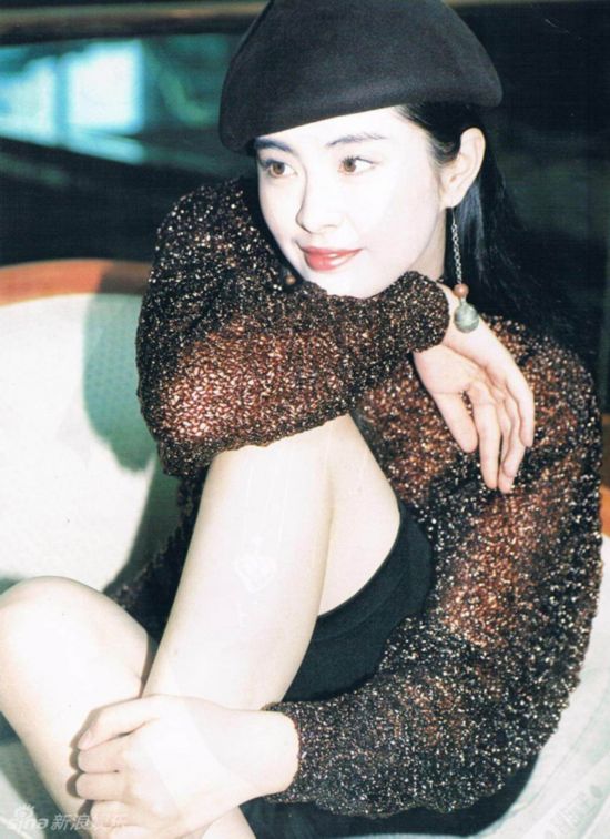 沈阳老熟女魅力不减当年，探寻城市风情，品味岁月沉淀之美