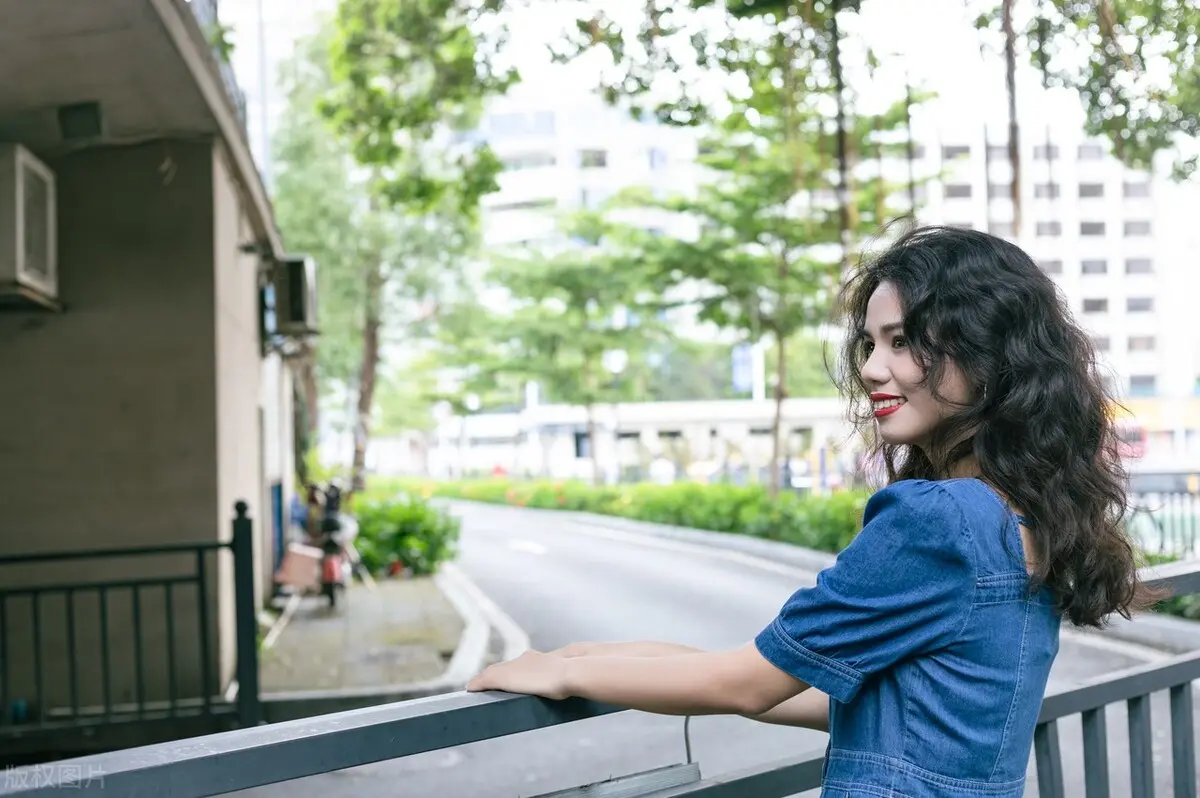 2.男女真人动态，青春洋溢，活力四射，展现真实生活魅力