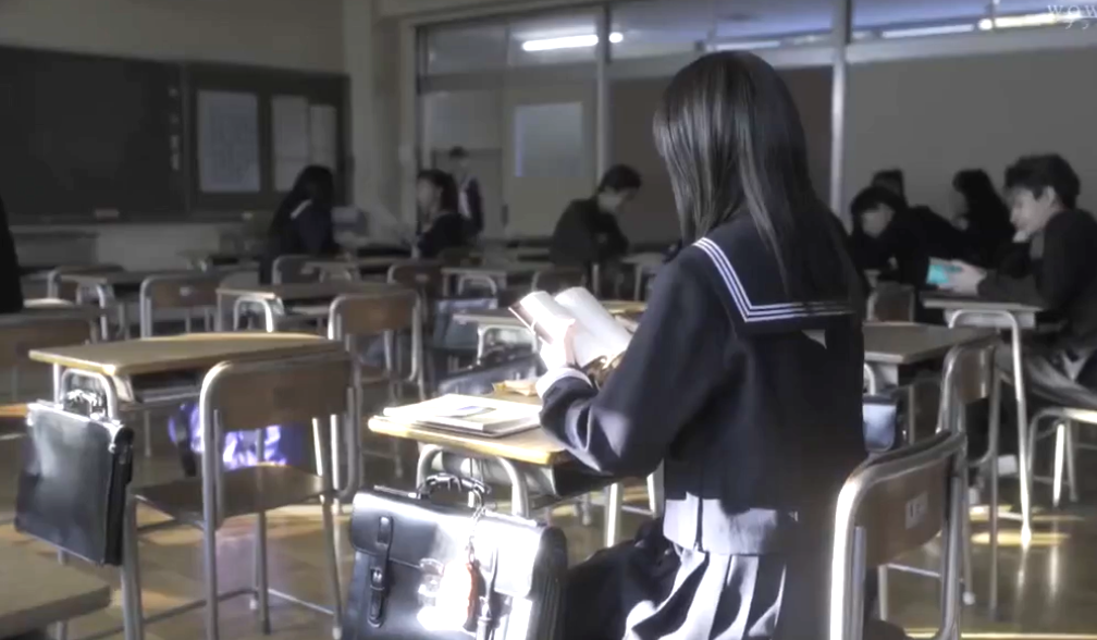 17岁女人毛片浜揭秘，少女青春禁忌，深夜欲望暗流涌动