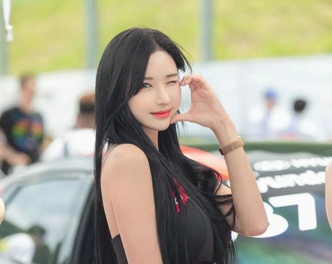 绝美c美女bb惊艳登场，颜值爆表，气质非凡惹人爱