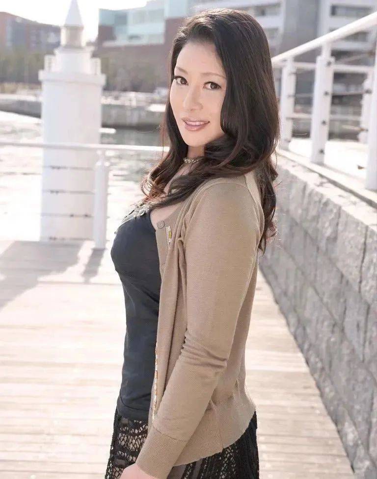 1.中国老熟女风采依旧魅力不减