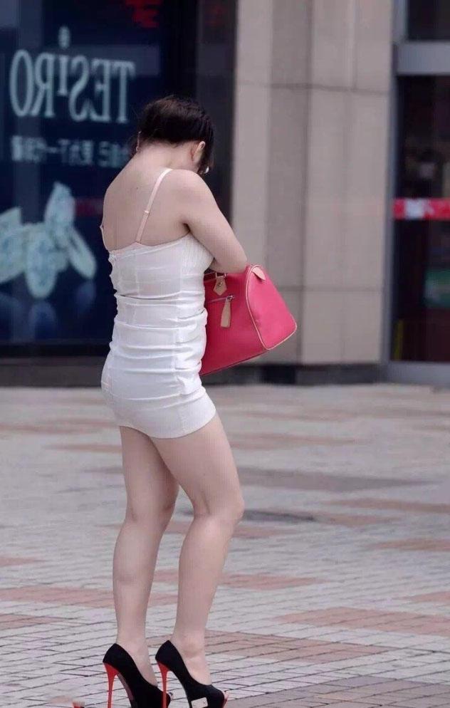 丰腴德国少妇的迷人风采，优雅气质，独特魅力