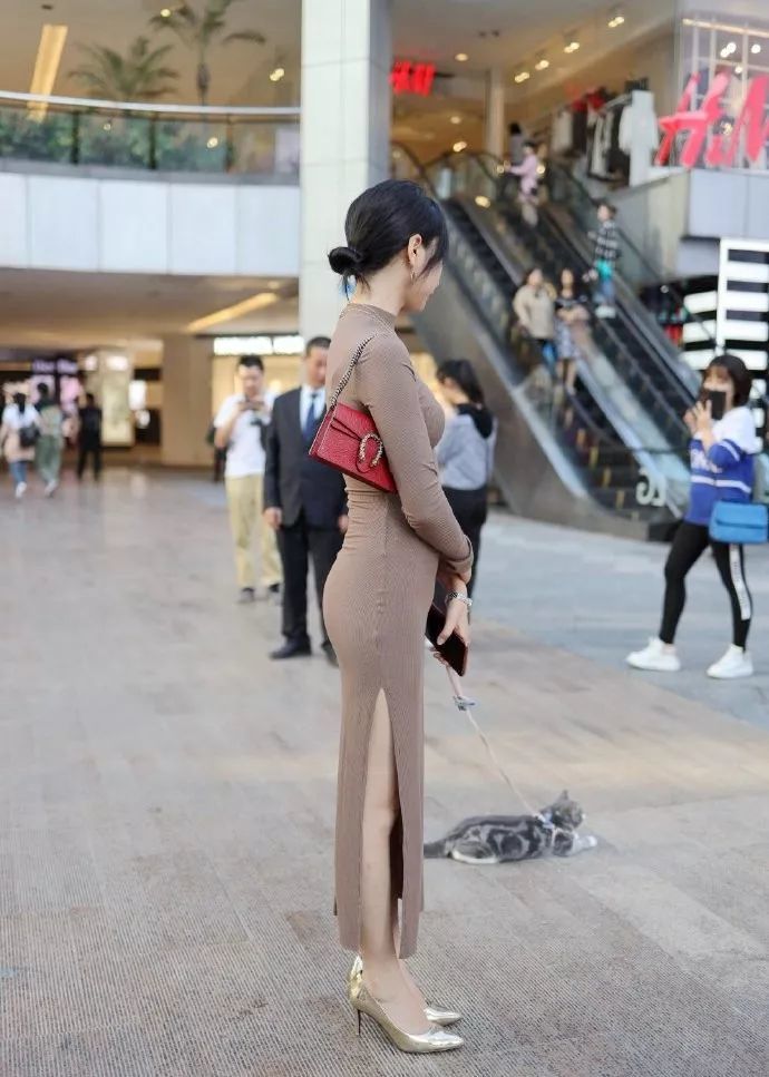 1.偷拍熟女邻居真实露脸惊现