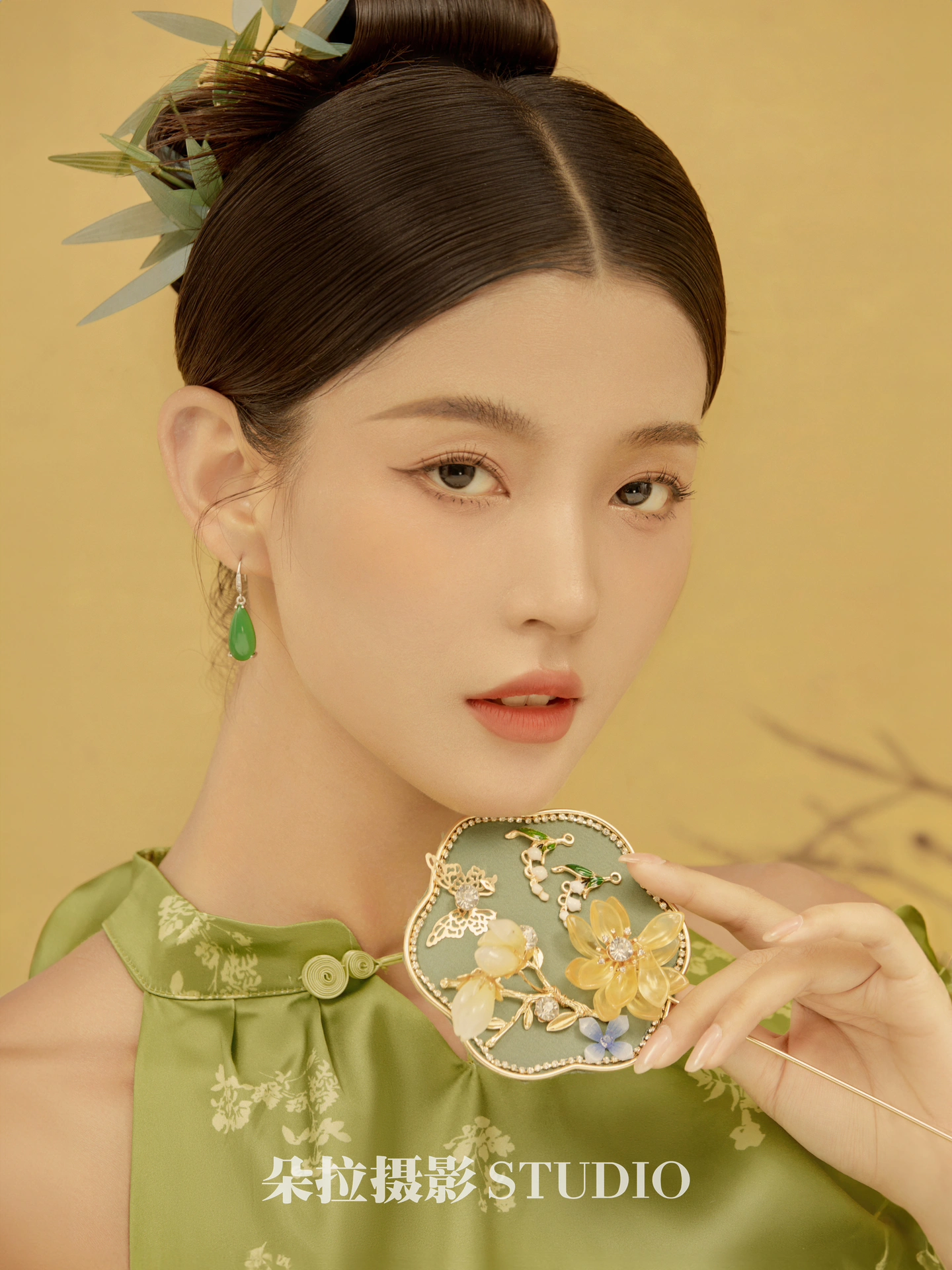 陈丽佳《玉》专辑高清图惊艳发布，绝美造型诠释东方韵味，收藏级视觉盛宴来袭