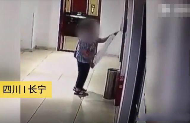 公厕视频曝光性猛交XXX免费看A片，真实场景引热议，网友直呼太刺激