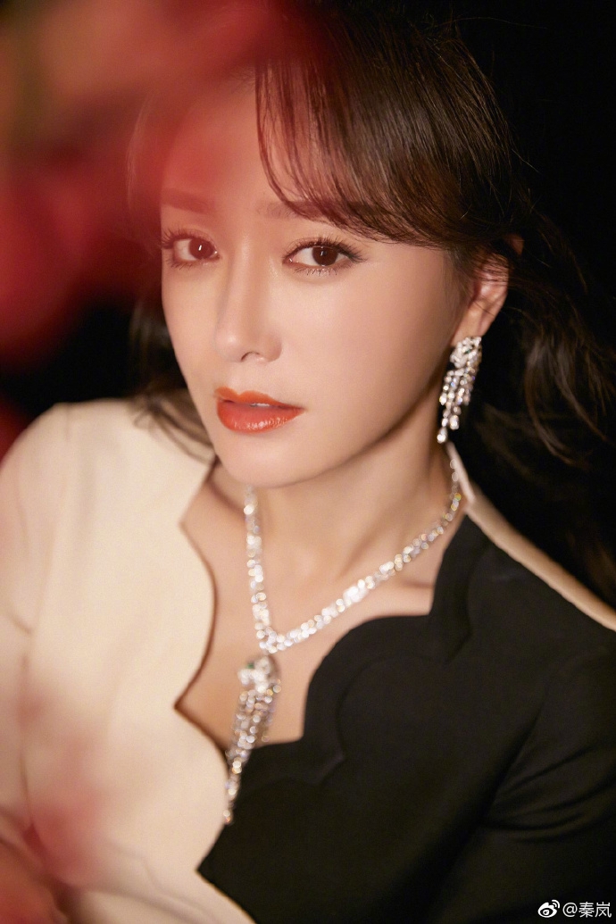 丁香五月婷婷图片无码唯美绽放，清新自然，展现优雅魅力