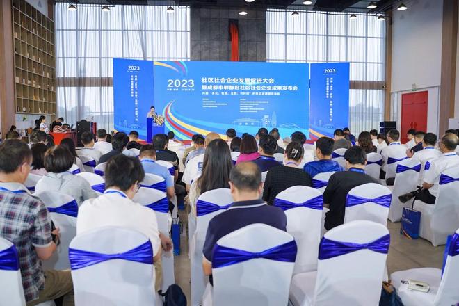 欧美与黑人一进一出文化碰撞引发热议，探讨差异，寻找共鸣，共建多元社会