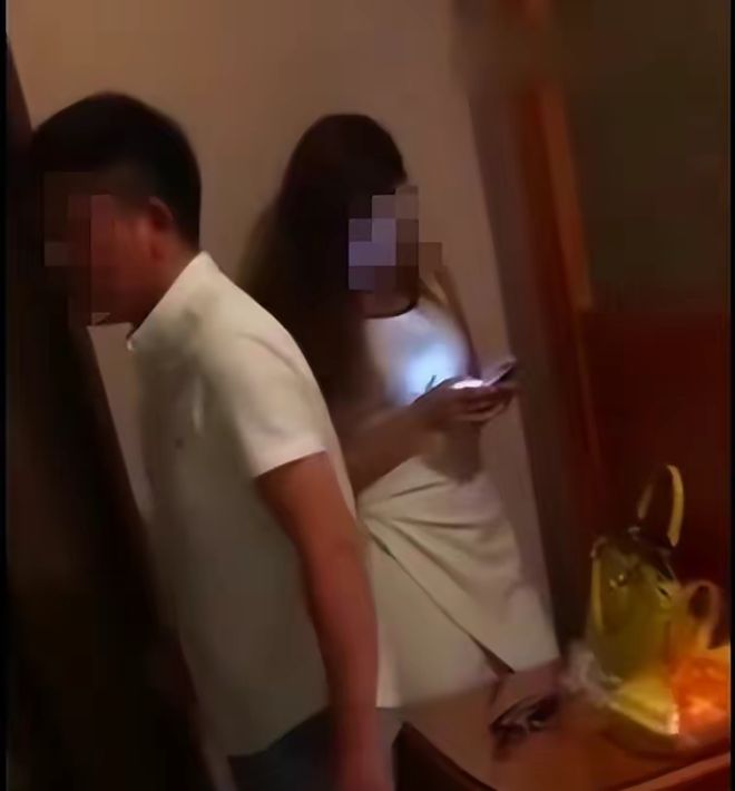 富婆嫖鸭在线观看高清视频，富婆嫖鸭最新资源，免费下载