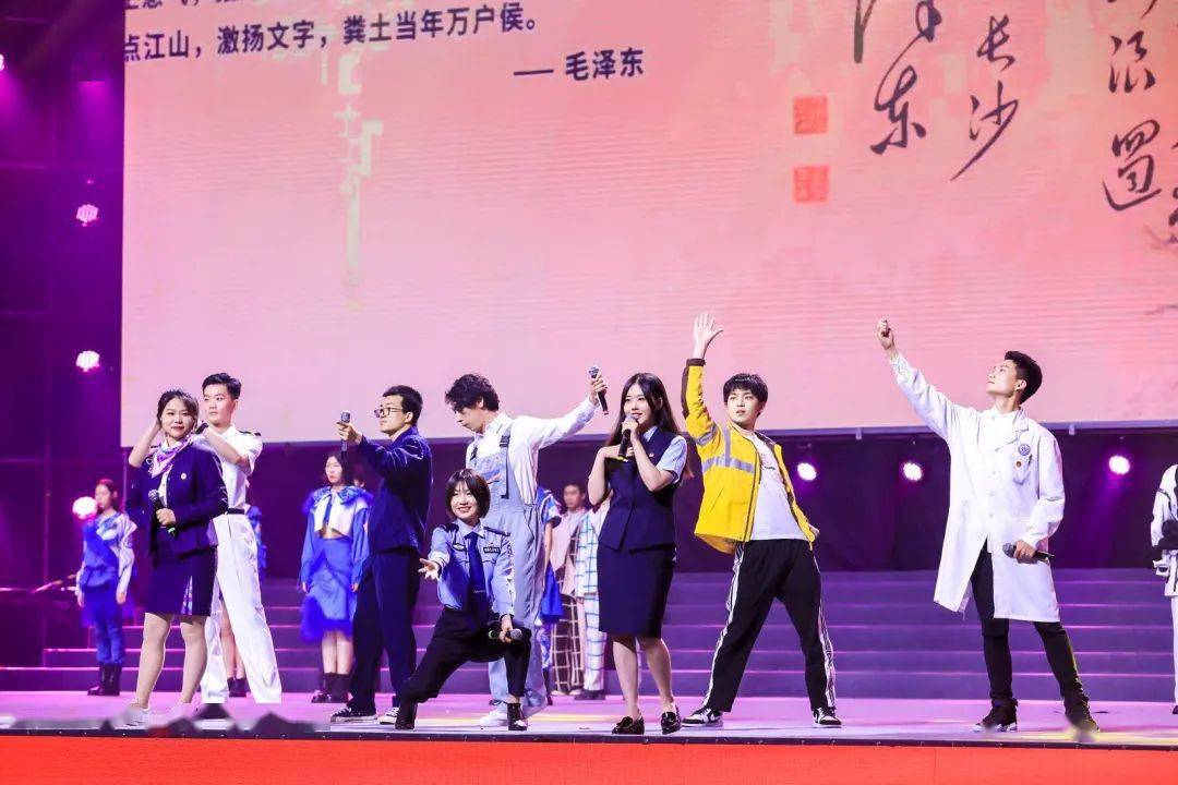亚洲青春激情电影点燃梦想火花，热血奋斗不负韶华，青春故事震撼人心