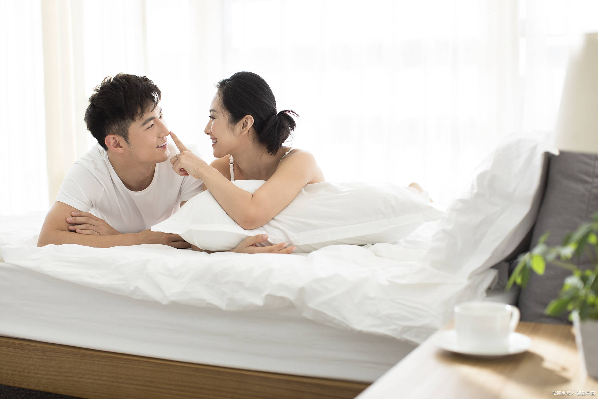 中国露脸中年夫妇啪啪浜情感故事，揭秘中年婚姻激情，探讨夫妻生活和谐之道