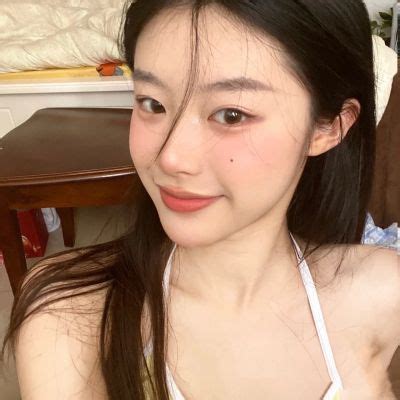 婷婷久久国产一本精彩故事，青春回忆，情感交织的动人篇章