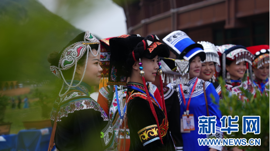 激情五月天欧美激情点燃夏日狂欢，释放音乐热情，舞动青春旋律