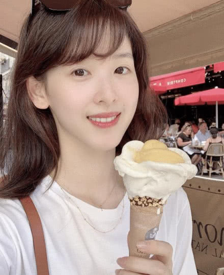 学生粉嫩玉足脚交视频引热议,校园女神私下反差画面曝光,网友直呼太惊艳 学生粉嫩玉足脚交视频引热议,校园女神私下反差画面曝光,网友直呼太惊艳