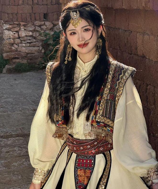 印度熟女魅力无限，探索她们的独特风情，品味成熟优雅之美
