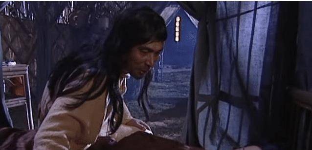 *黄片老女人传奇故事，曲折人生，爱恨交织的岁月*