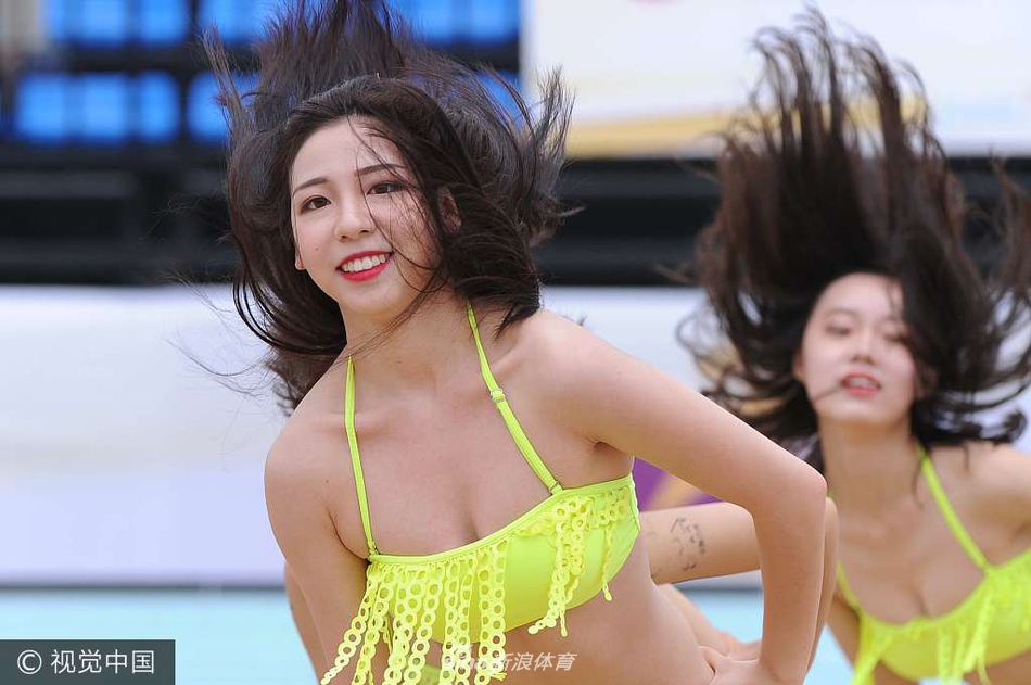 又黄又爽又刺激的夏日狂欢，海滩派对引爆激情，比基尼热舞燃爆全场