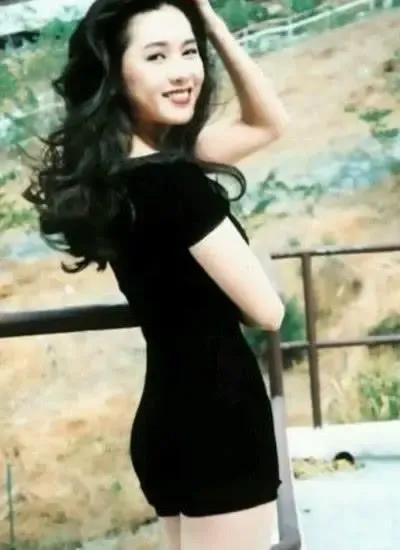 李丽珍性感HD写真曝光，经典镜头重现，引发影迷热议与回忆