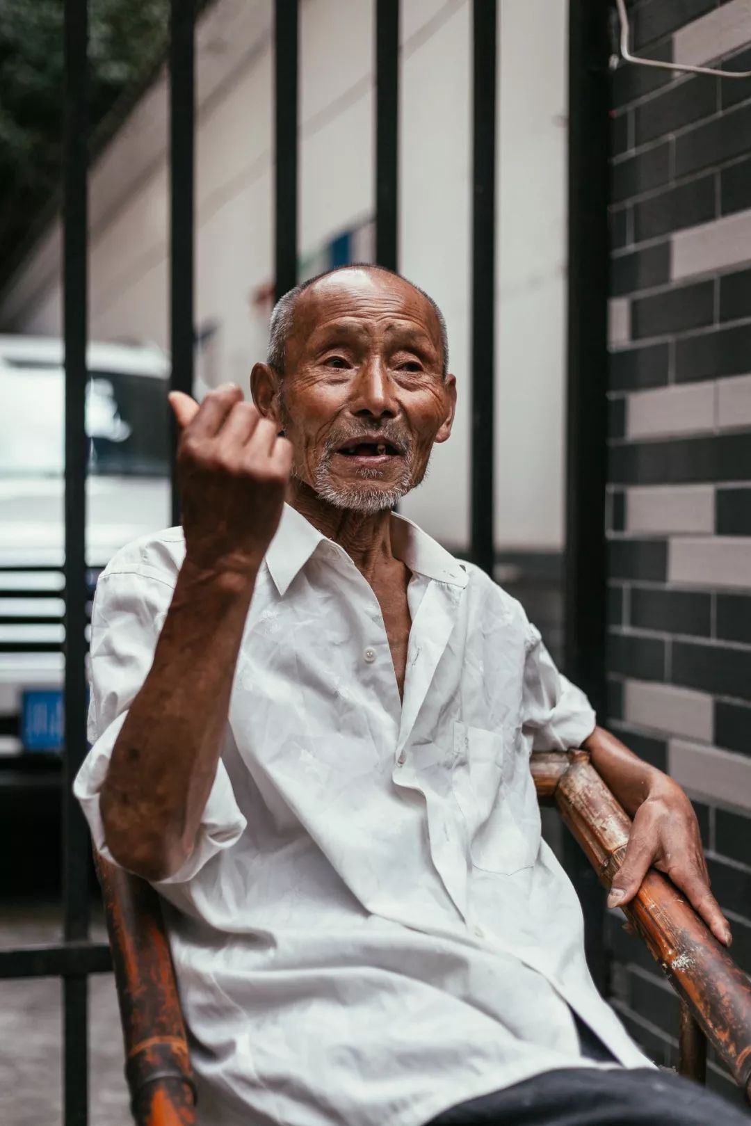 1.老头大爷的传奇人生与智慧故事