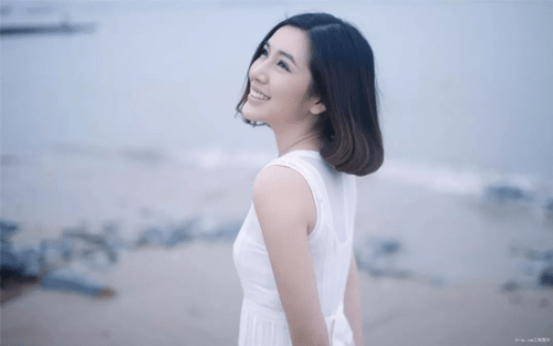 无码人妻熟女风情万种，魅力四射，成熟诱惑令人沉醉