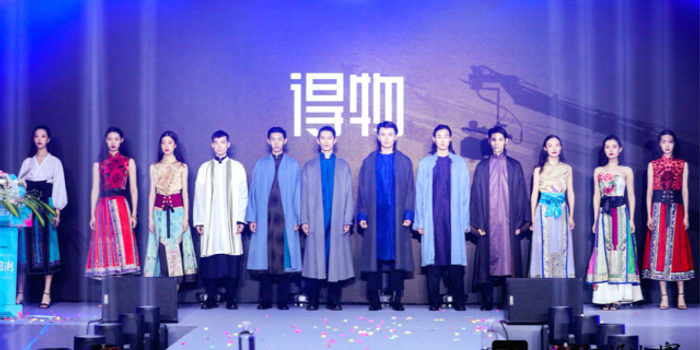 日韩A青青引领潮流风尚,探索最新穿搭趋势,打造个性时尚风格 日韩A青青引领潮流风尚,探索最新穿搭趋势,打造个性时尚风格