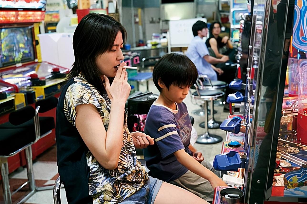 学生卖婬A片事件引发热议，校园风气受关注，教育反思迫在眉睫