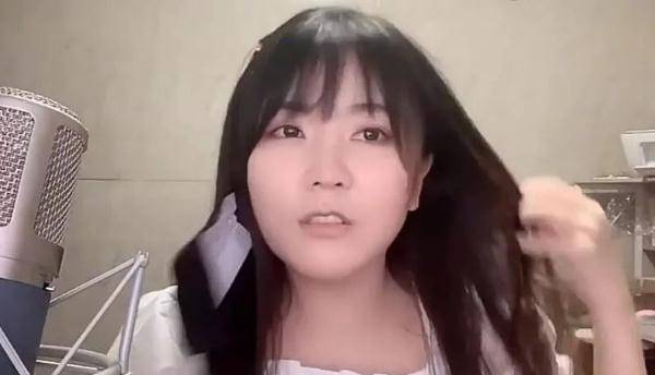 苍井空裸休实干12次引发热议，网友热议其背后故事，探讨真实动机与影响