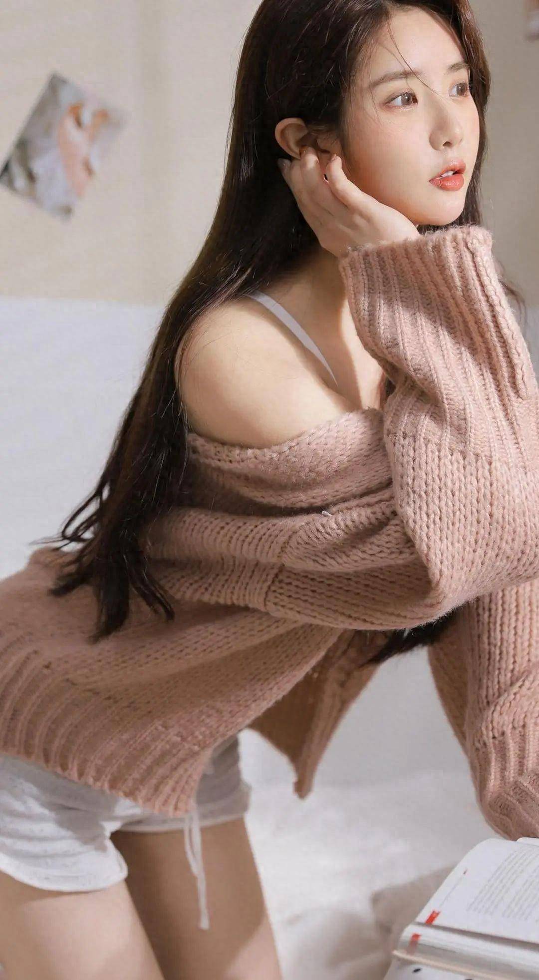 爆乳人妻一二三区，诱惑写真，丰满曲线，私密拍摄，极致诱惑