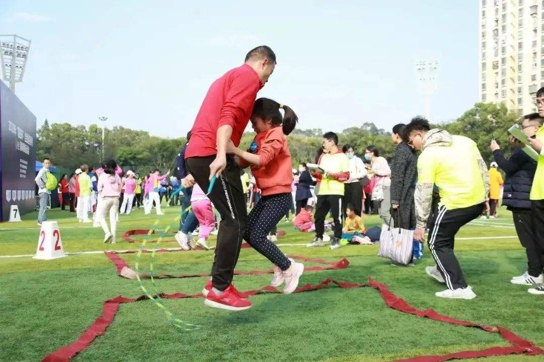 男生困困放进女生困困里网站浜探索奇妙互动，解锁创意玩法，发现隐藏惊喜