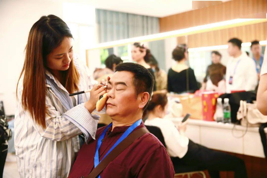 国产91亚洲精品剧情热映，揭秘高能片段，独家解析幕后花絮