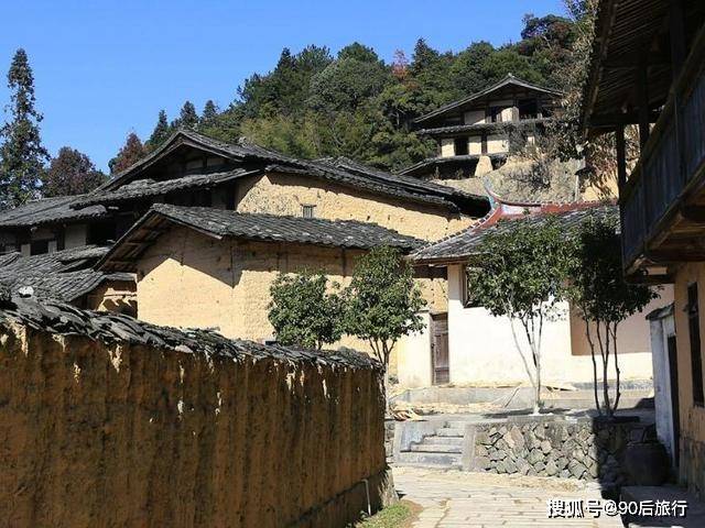 2.乡下三级AAAAA片看看，乡村风情尽显，田园美景如画，生活乐趣无穷