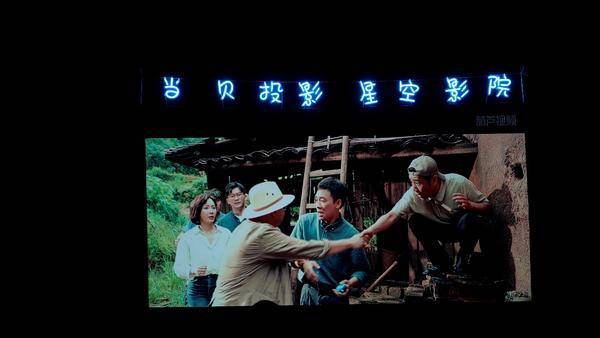 2.A片电影热映，毛片经典重现，老女人魅力不减当年