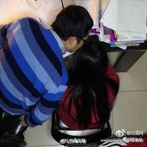 1.强奸女学生网站浜引发社会关注