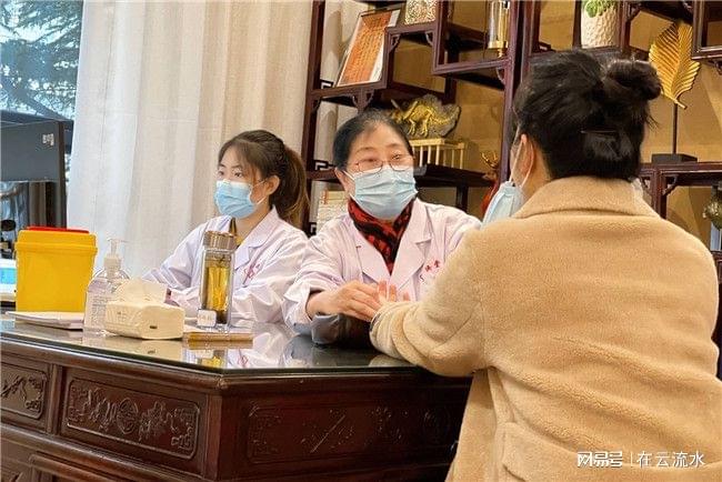 艾草网久久分享健康养生秘诀,探索艾草神奇功效,传承千年中医智慧 艾草网久久分享健康养生秘诀,探索艾草神奇功效,传承千年中医智慧