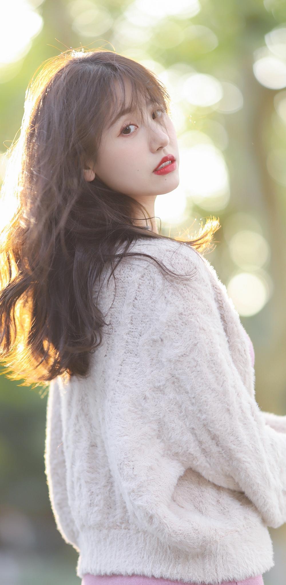 2.光溜溜的美女视频,绝美画面,性感身材,让人心动不已