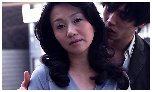 60路熟妇乱子伦情感纠葛，家庭纷争，都市伦理剧引发热议