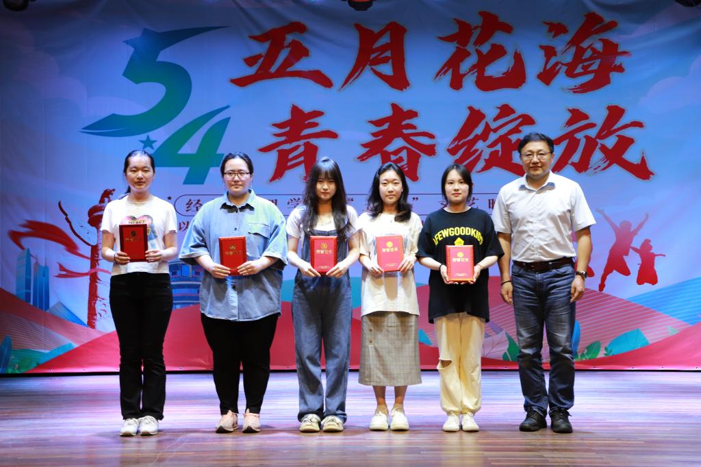 中国jyzz十八岁免费浜青春绽放，探索无限可能，解锁专属福利与精彩体验
