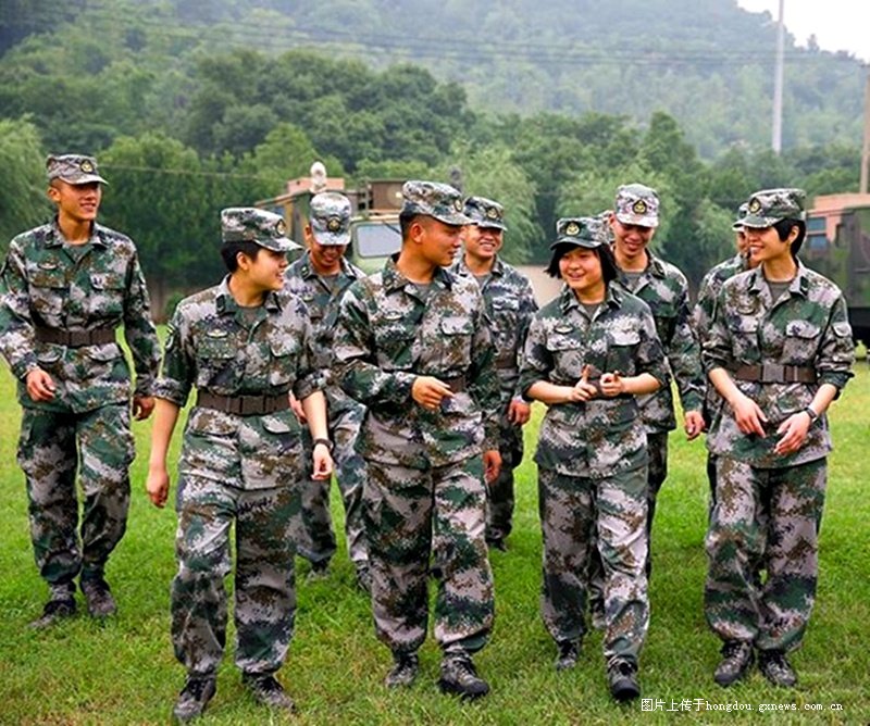 女兵一级毛片一级毛片浜震撼发布，真实记录女兵生活，热血与柔情交织的军旅故事