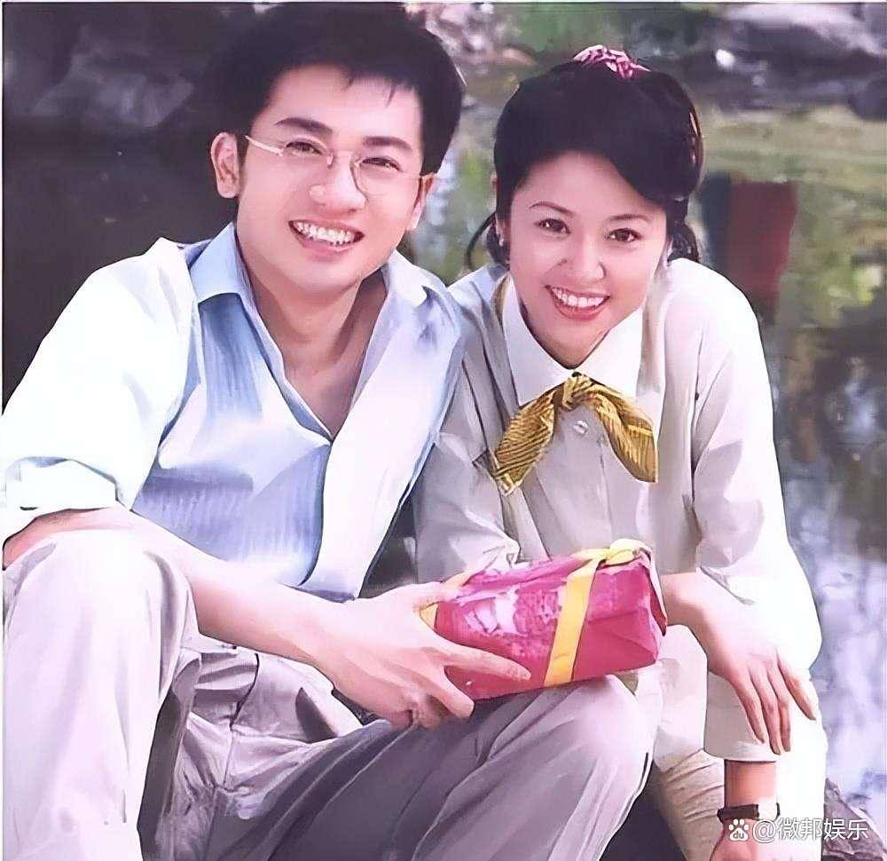 97人妻在线亚洲热播剧情感纠葛引人深思，婚姻生活真实写照，网友热议不断
