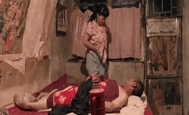 国产真人做爰45分钟浜精彩呈现，激情演绎，真实体验不容错过