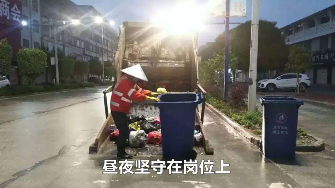 工地插骚逼浜施工乱象曝光，安全隐患频发，工人权益亟待保障