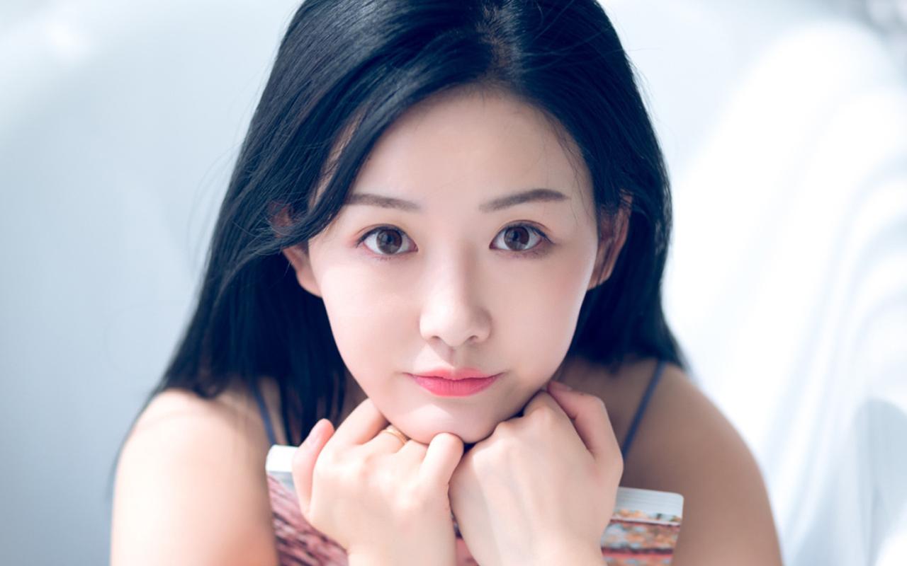 2.美女极品粉嫩美鮑35P浜，绝美写真，高清诱惑，珍藏版