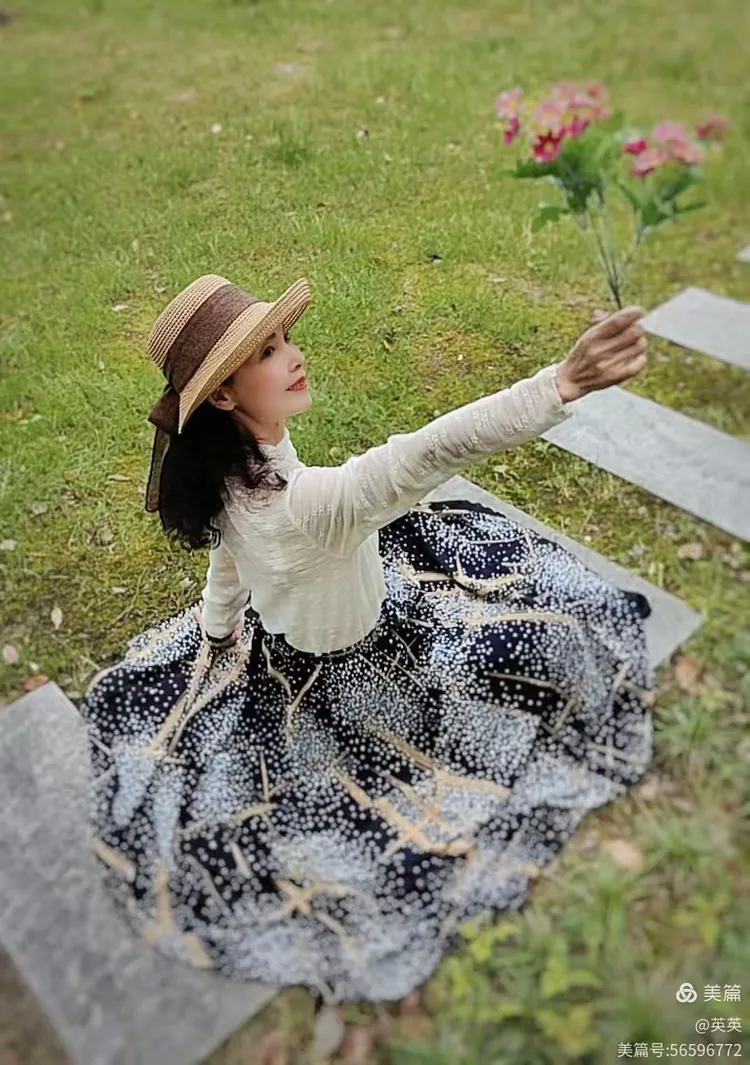 日韩老女人优雅穿搭，岁月沉淀魅力，经典风格永存