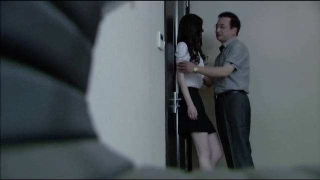 欧美人妻啪啪激情故事，甜蜜诱惑，深夜缠绵时刻