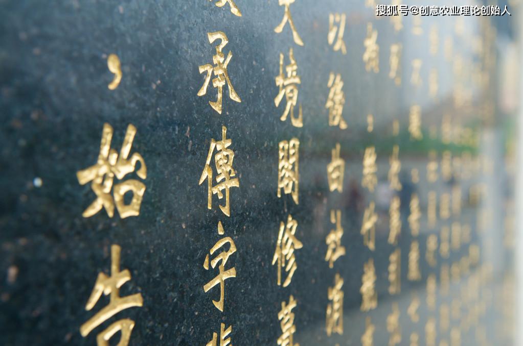 亚洲欧美日韩伊人风尚引领全球潮流，多元文化碰撞，独特美学绽放异彩